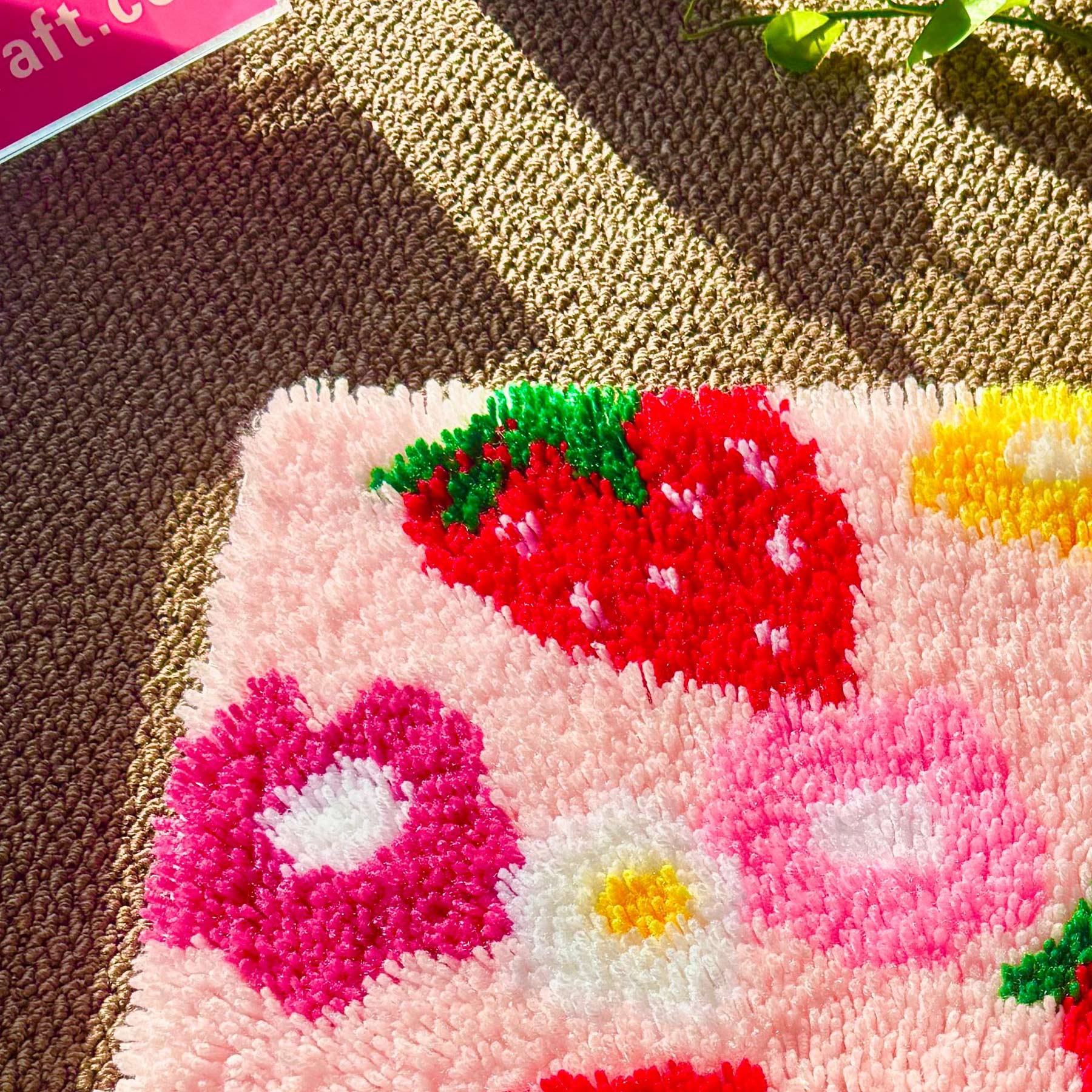 Strawberry Bliss - RUG MAKING KIT