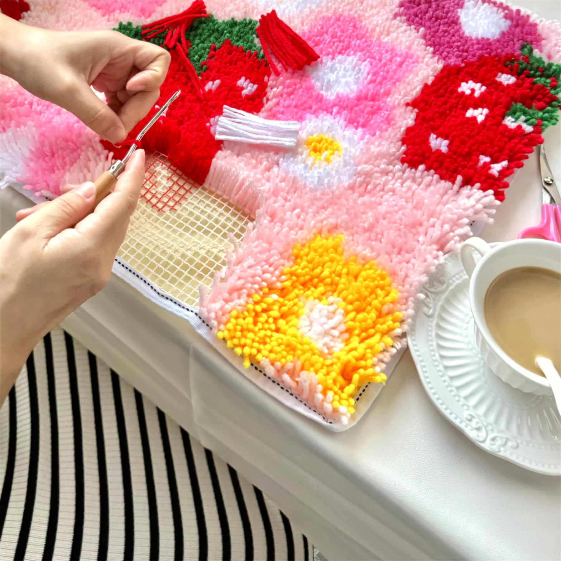 Strawberry Bliss - RUG MAKING KIT